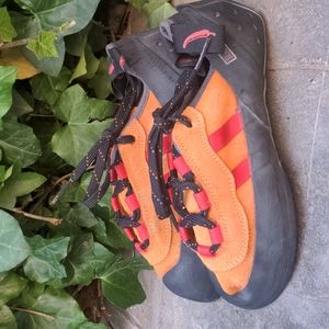 Red Chili Climbing Shoes Unisex Euro 40 Men's 7.5 Women's 9.5